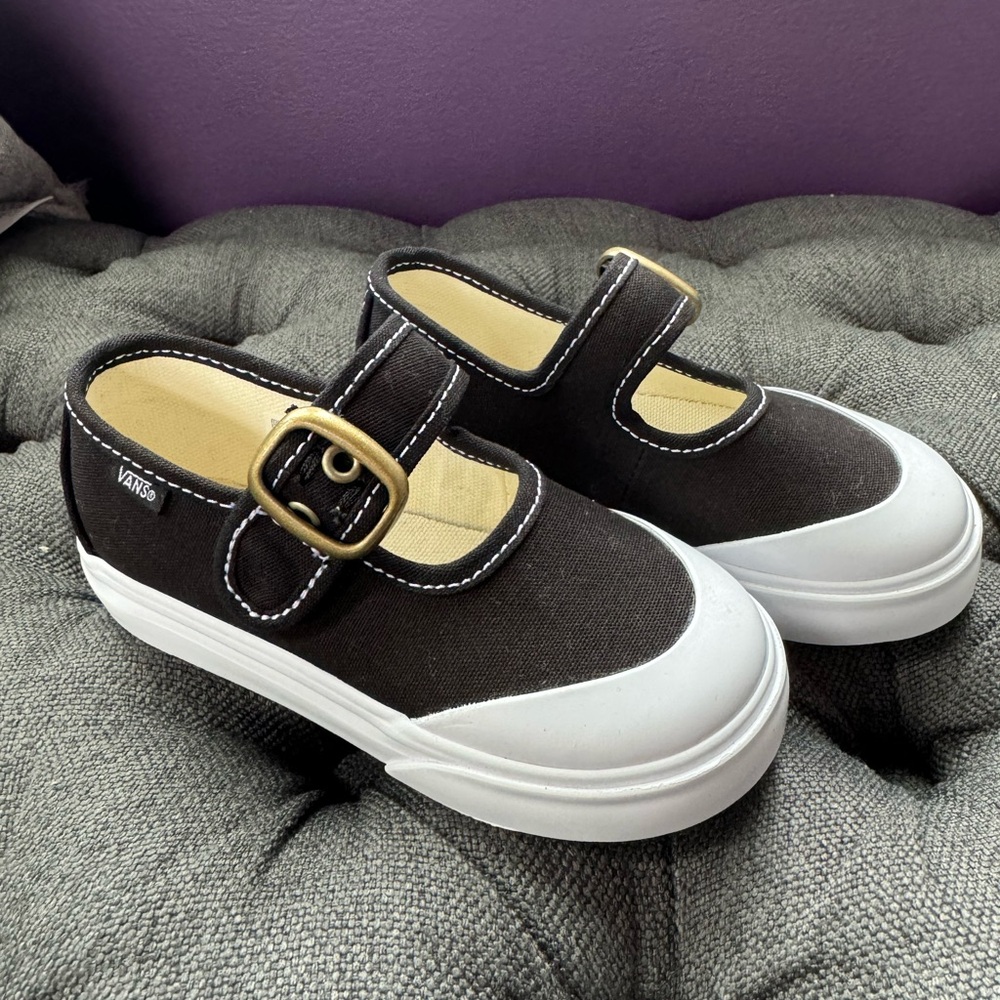 Vans toddler Mary Jane’s
